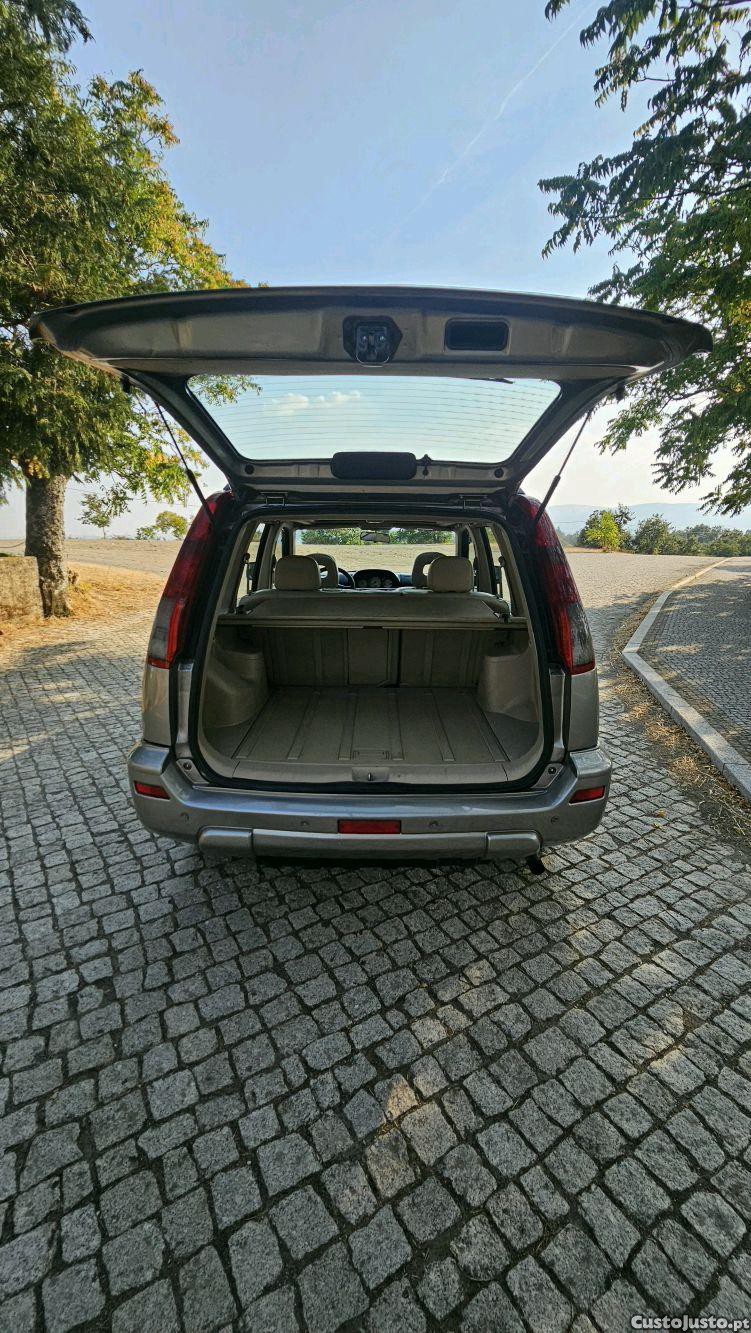 Nissan X-Trail 4 WD - 2.2 Disel — fotografia 7