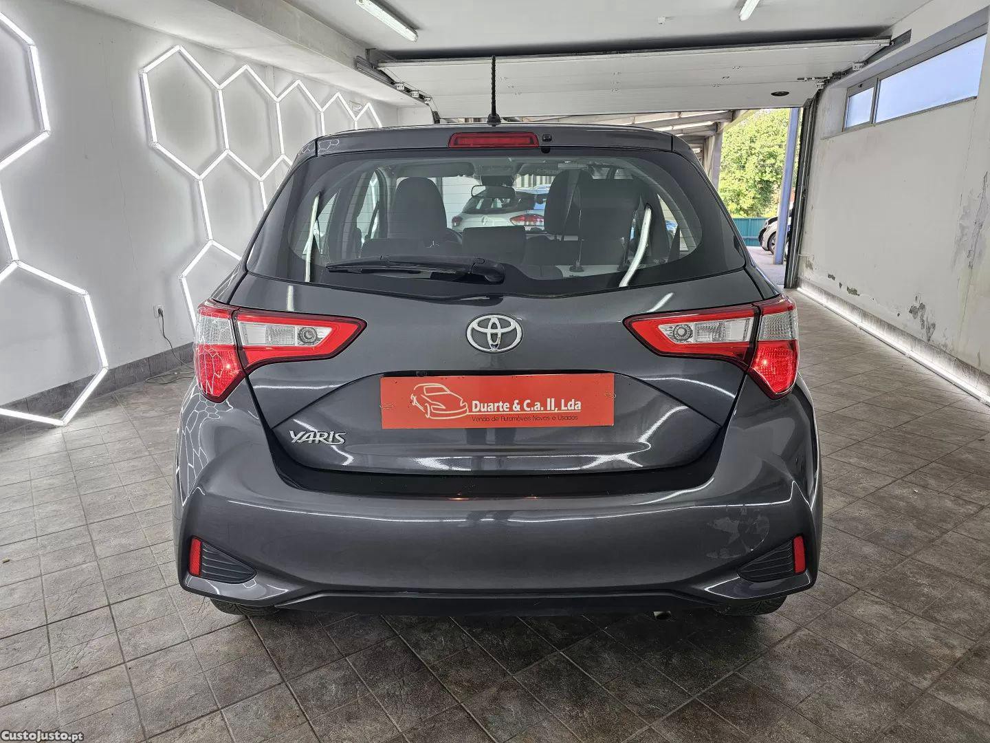 Toyota Yaris 1.0 vvt-i comfort — fotografia 12
