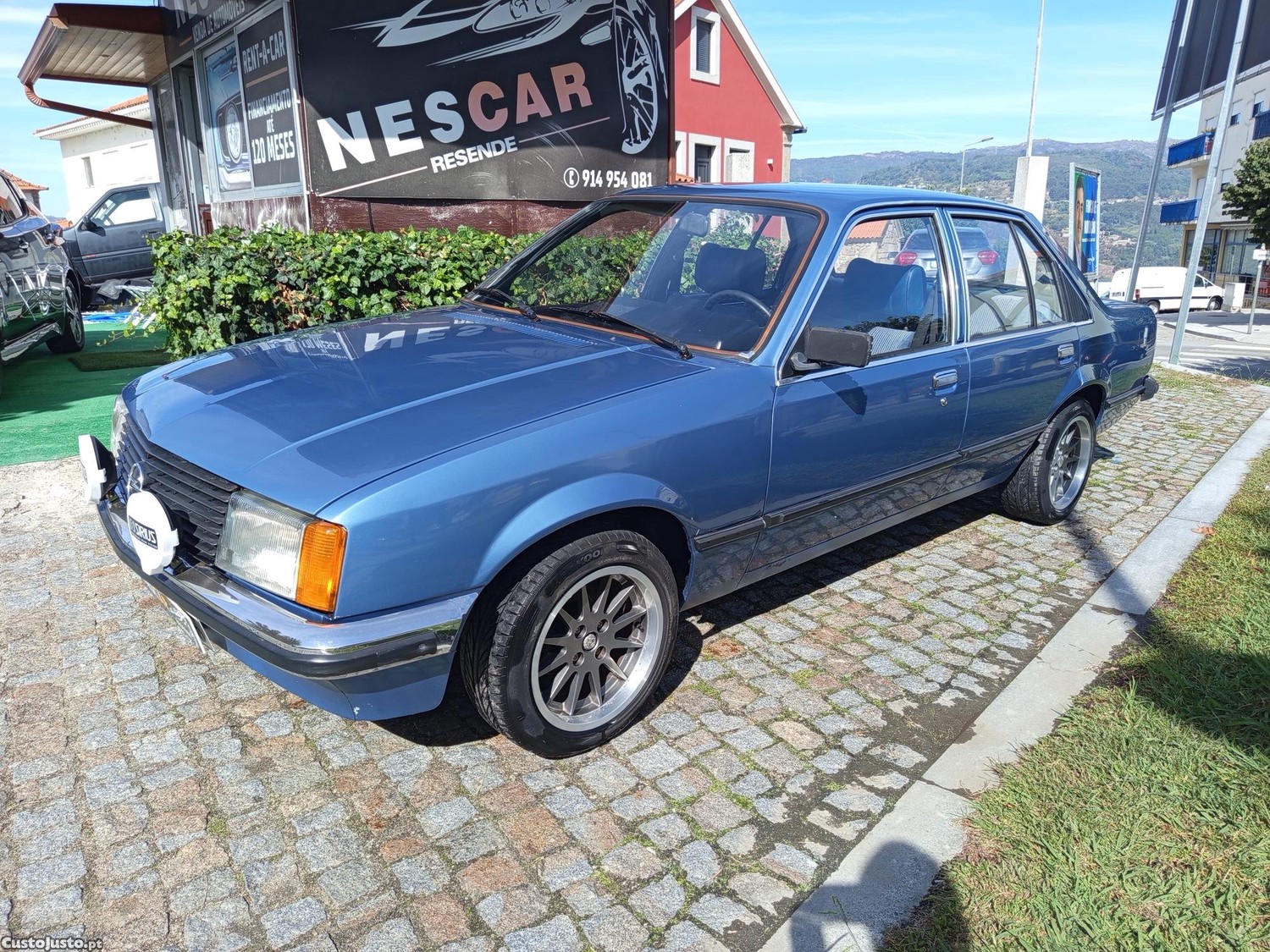 Opel Rekord 1900 4 DOOR SEDAN — fotografia 9