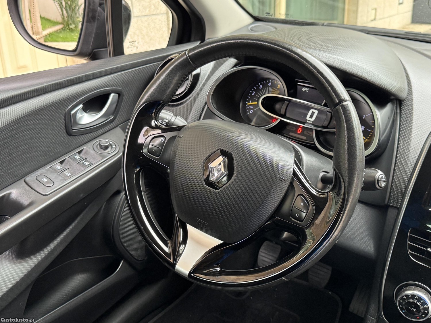 Renault Clio Business 1.5 2015 diesel — fotografia 3