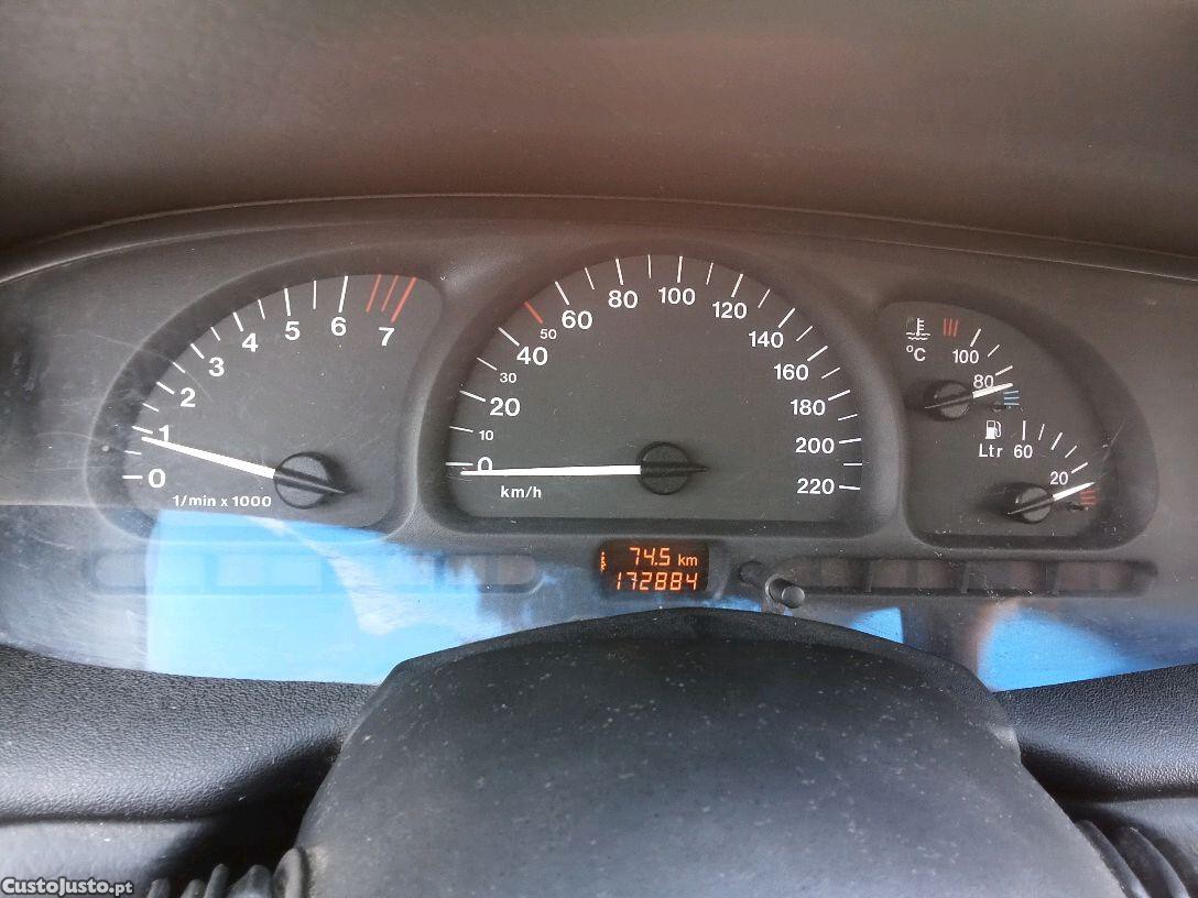Opel Vectra 1.6c 16v gasolina e GPL — fotografia 3