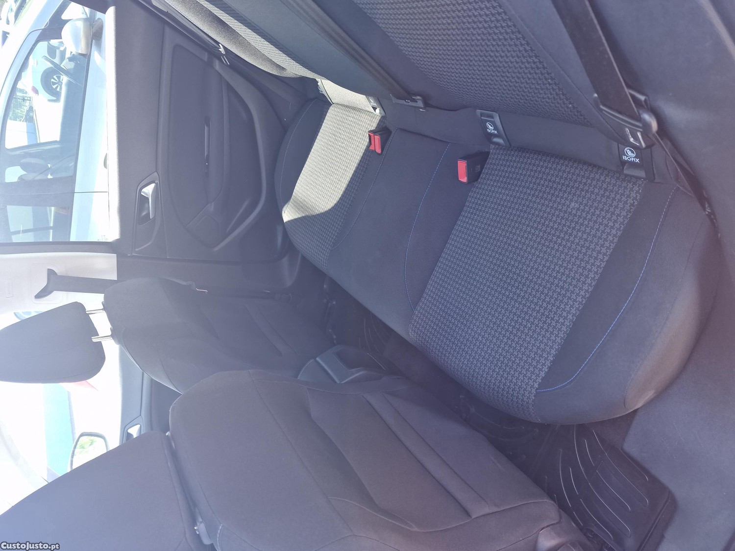 Peugeot 308 bluehdi — fotografia 2