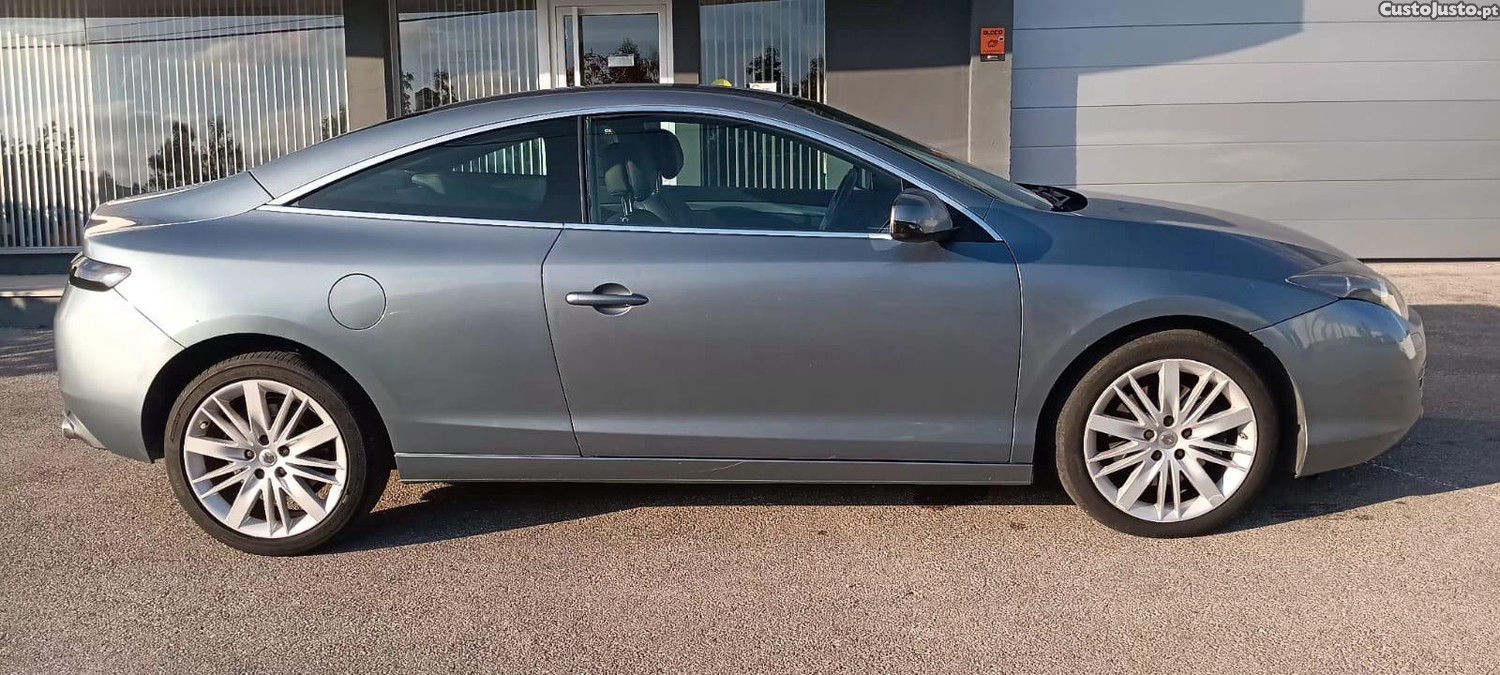 Renault Laguna COUPE 20. dCI 178 CV GT — fotografia 5