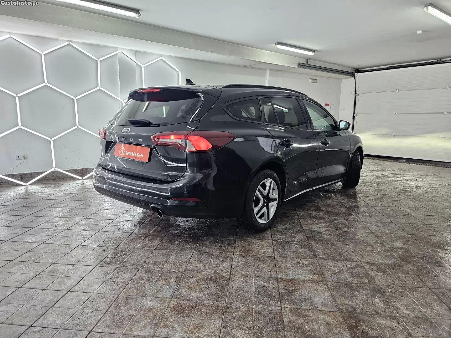 Ford Focus 1.0 ecoboost connected — fotografia 10