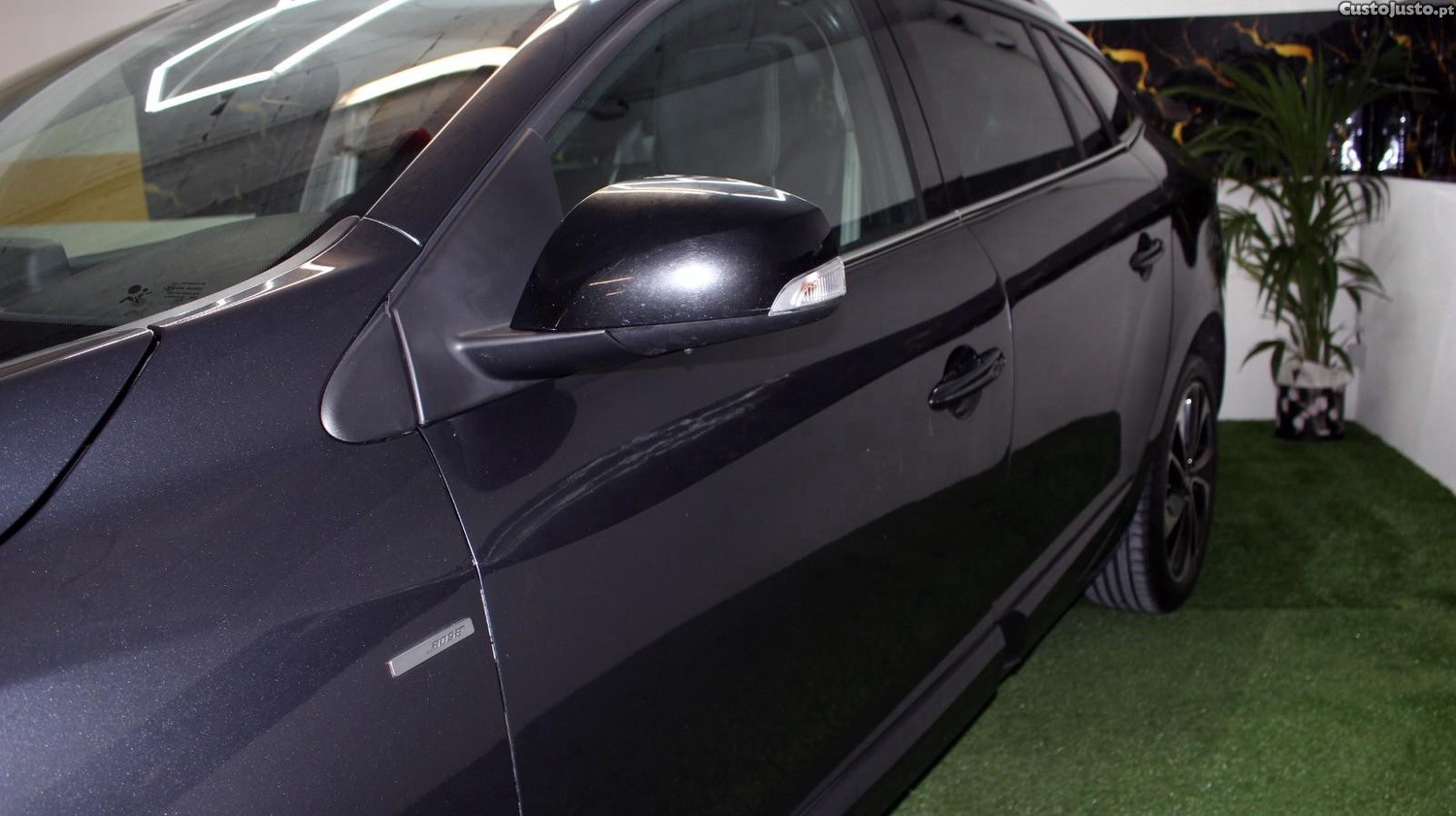 Renault Mégane 1.5 Blue dCi Bose Edition EDC — fotografia 15