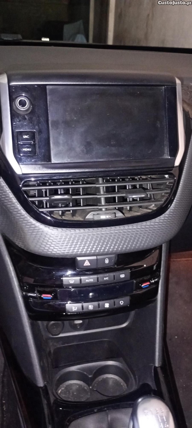 Peugeot 2008 Suv — fotografia 4