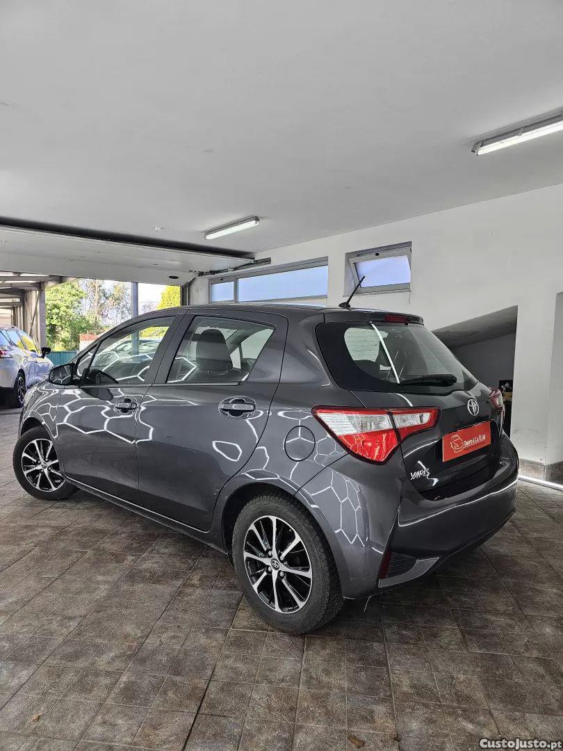 Toyota Yaris 1.0 vvt-i comfort — fotografia 15