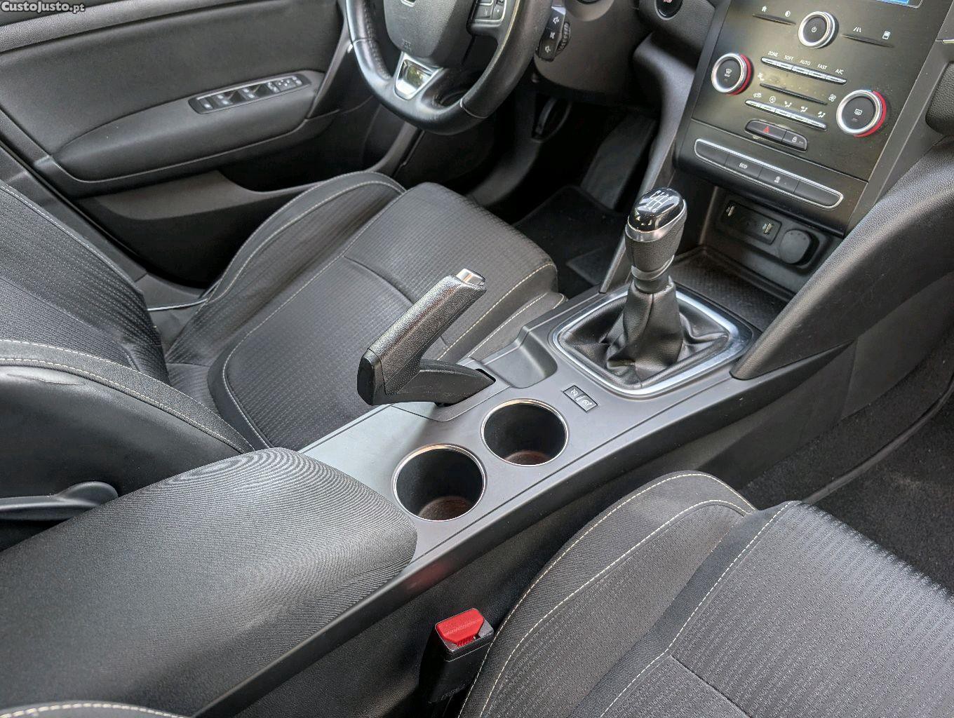 Renault Mégane IV eco2 — fotografia 5