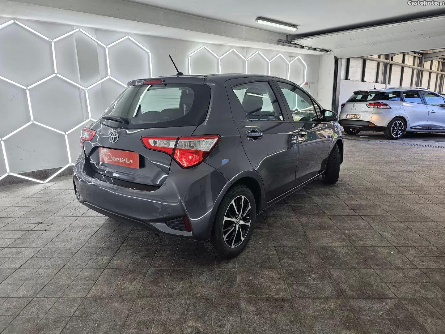 Toyota Yaris 1.0 vvt-i comfort — fotografia 8