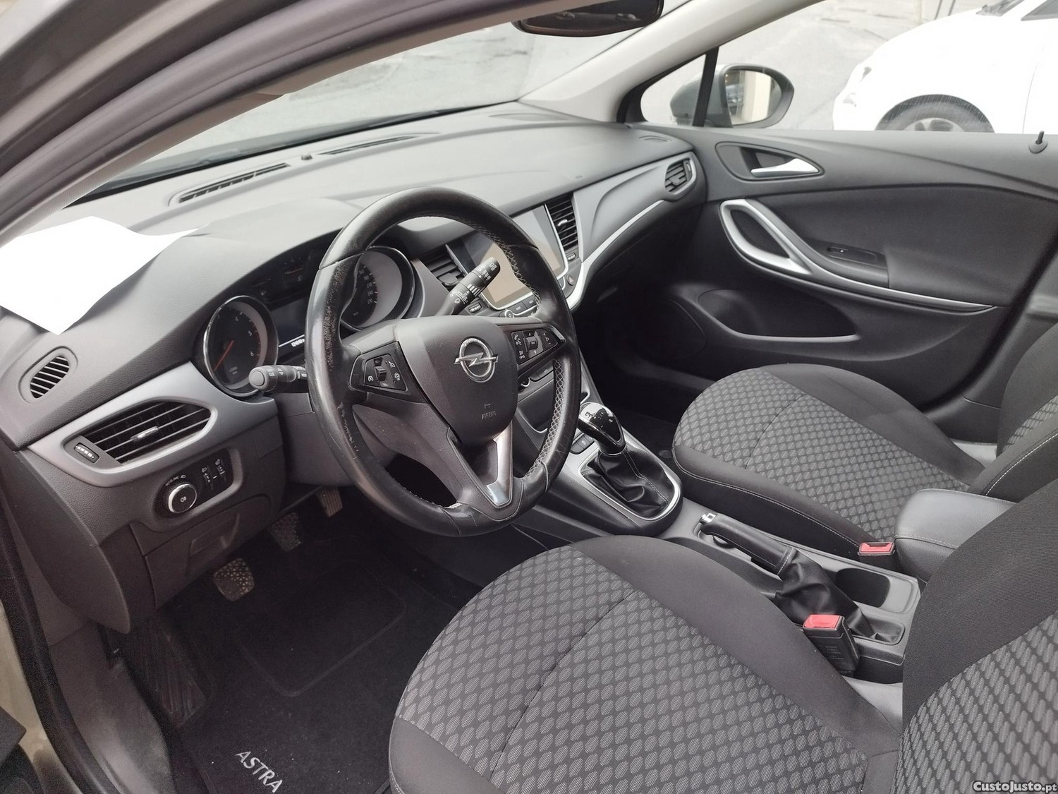 Opel Astra 1.6 cdti sports tourer business — fotografia 3