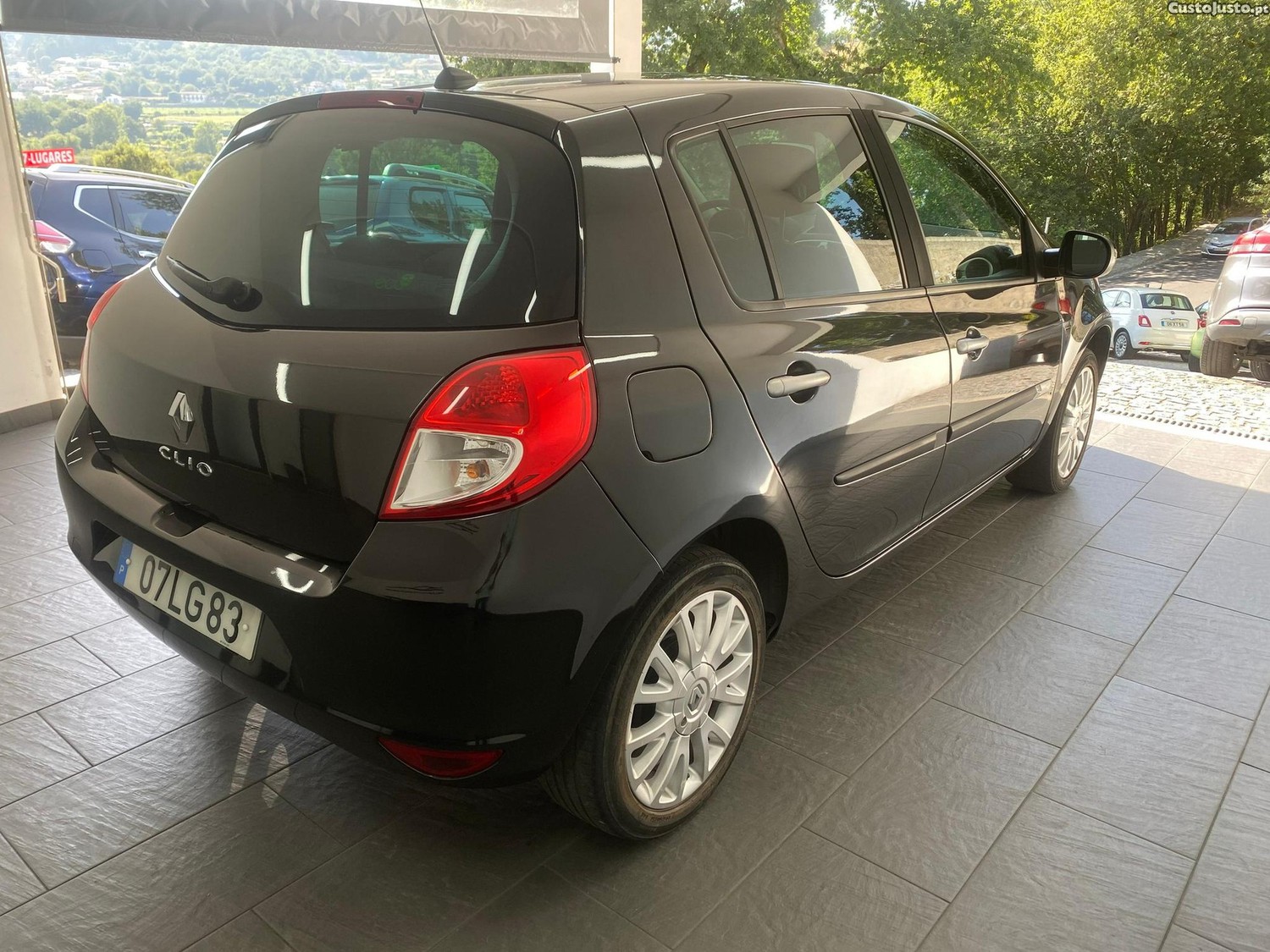 Renault Clio 1.2 TCE Dynamique S — fotografia 10