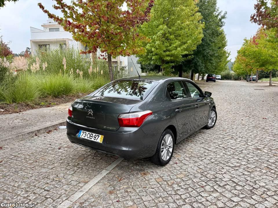 Citroën C-Elysée 1.6HDI Exclusive — fotografia 8