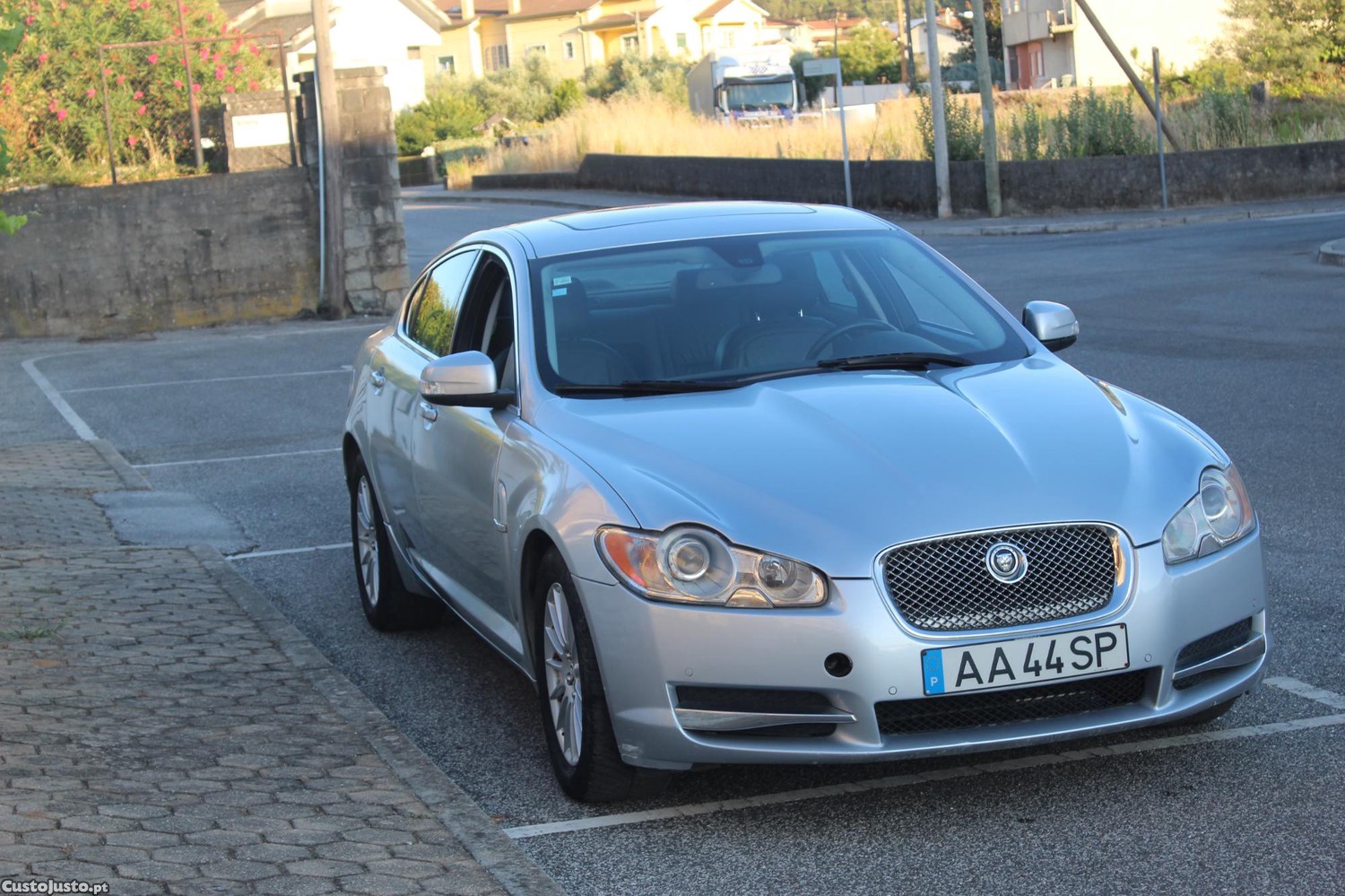 Jaguar XF 2.7 V6 Luxury — fotografia 7