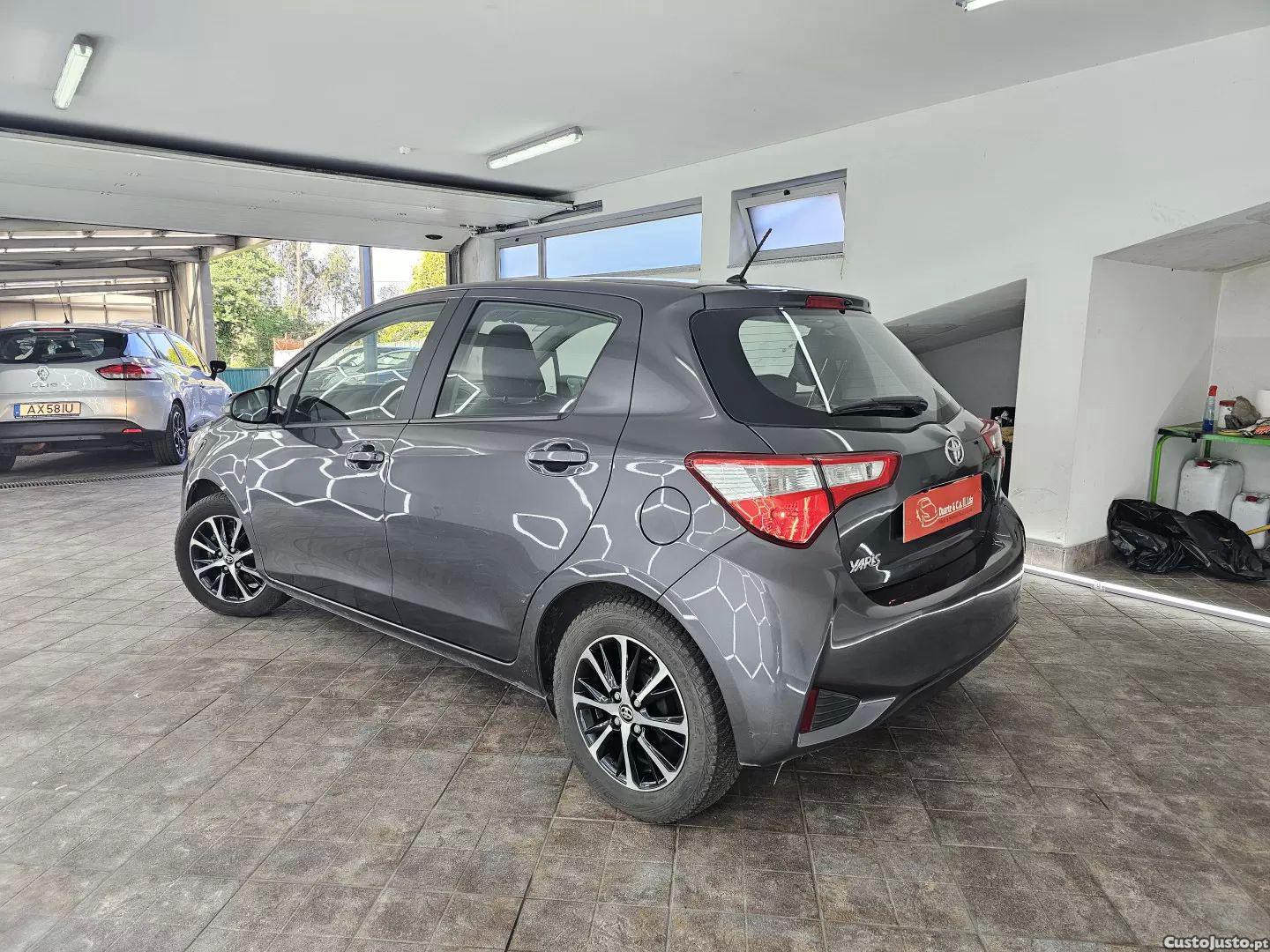 Toyota Yaris 1.0 vvt-i comfort — fotografia 14