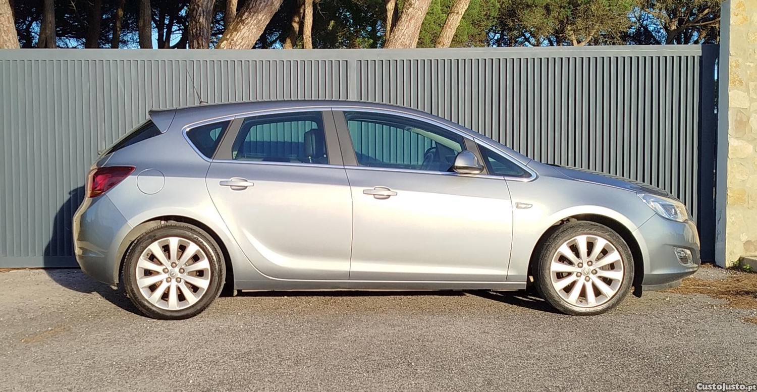 Opel Astra 1.3 CDTI Cosmo — photo 2