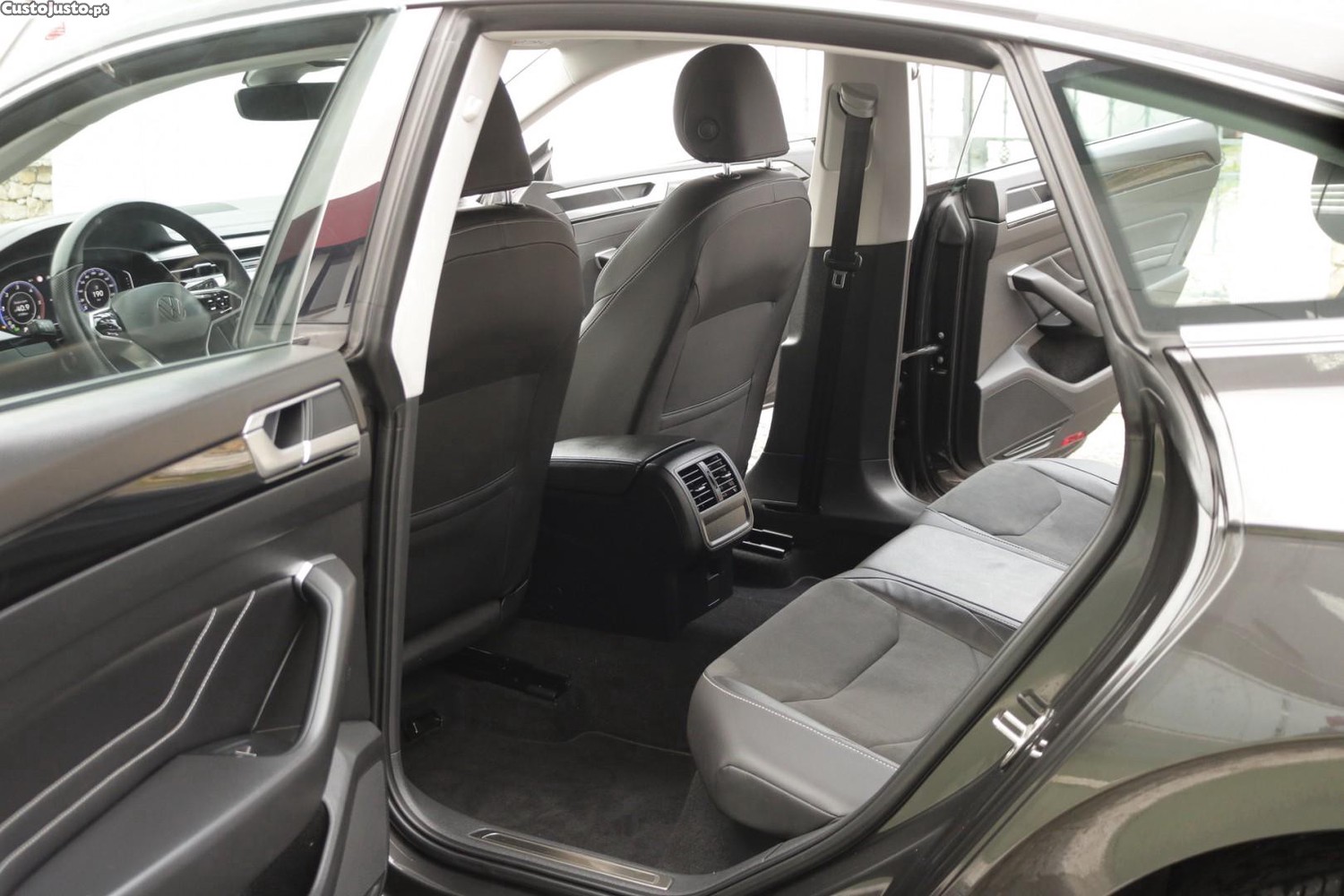 Volkswagen Arteon 2.0 TDI Elegance DSG 150cv — fotografia 34