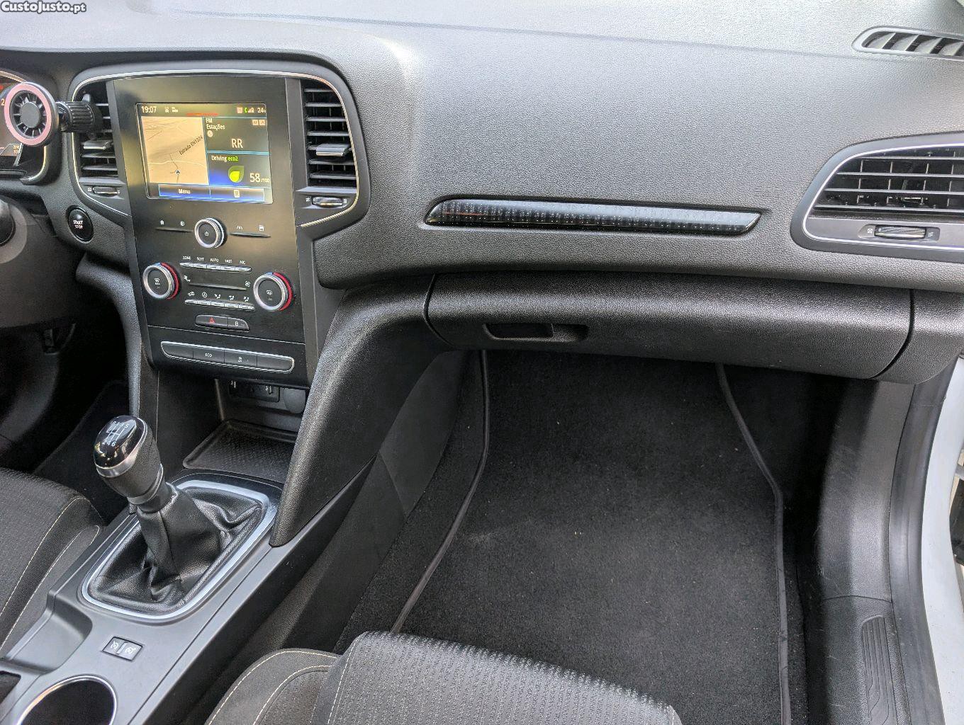 Renault Mégane IV eco2 — fotografia 4