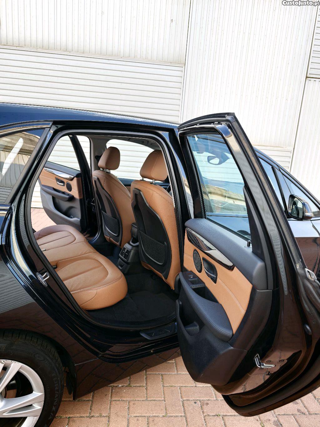 BMW 218 Active Tourer Luxury — fotografia 5
