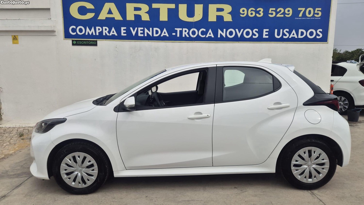 Toyota Yaris 1.0 VVT-iComfort — fotografia 17