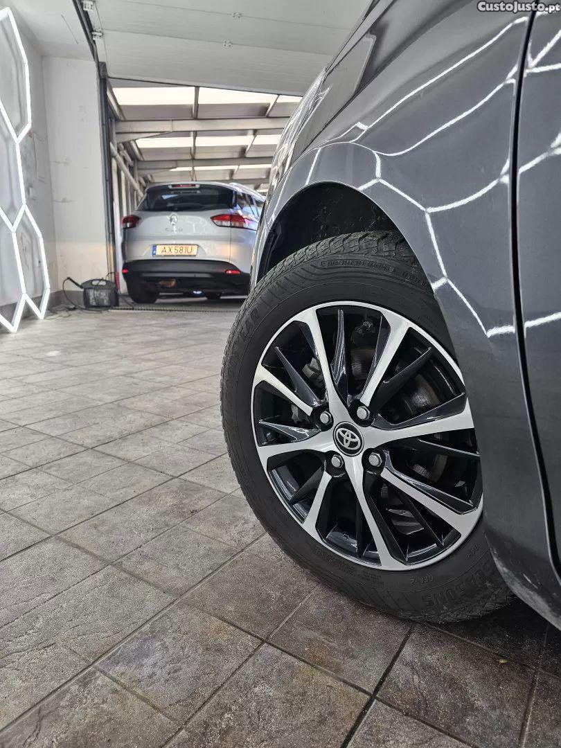 Toyota Yaris 1.0 vvt-i comfort — fotografia 5