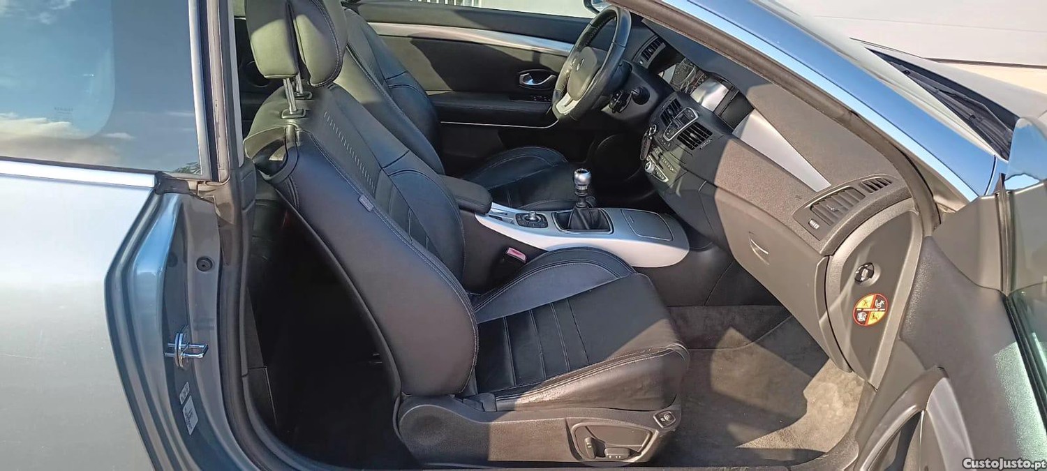 Renault Laguna COUPE 20. dCI 178 CV GT — fotografia 7