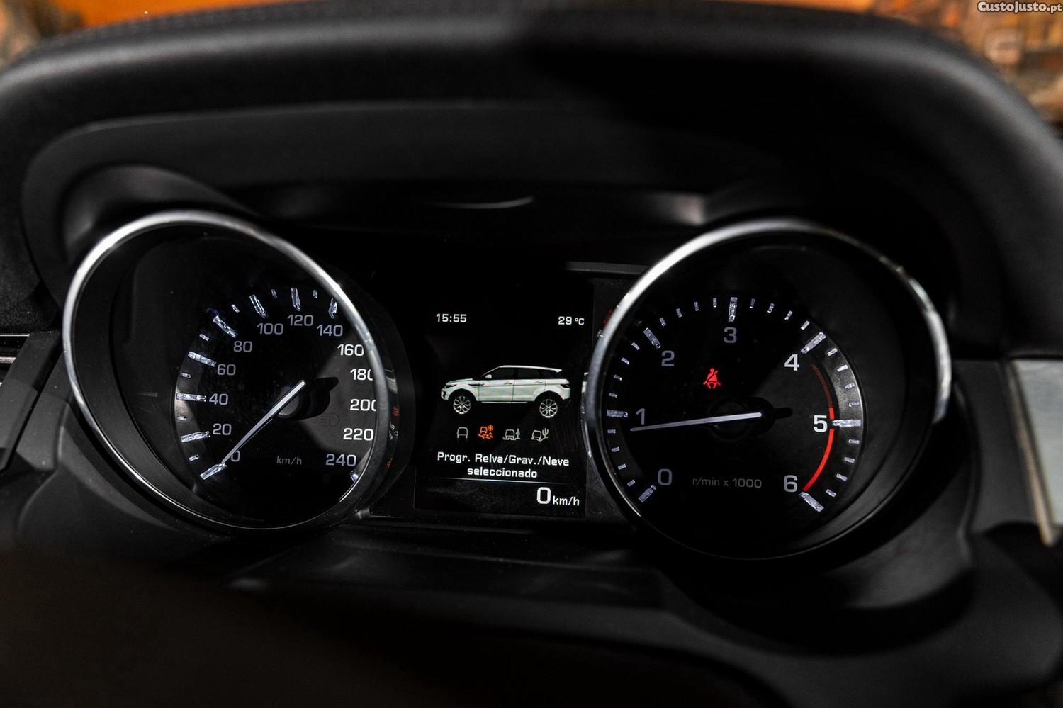 Land Rover Evoque 2.2 TD4 Pure — fotografia 12