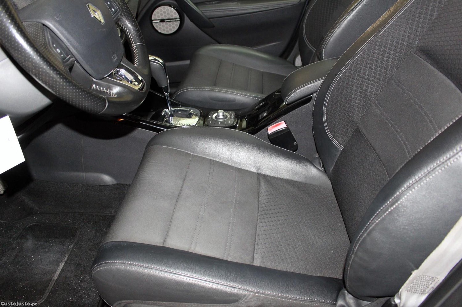 Renault Mégane 1.5 Blue dCi Bose Edition EDC — fotografia 6