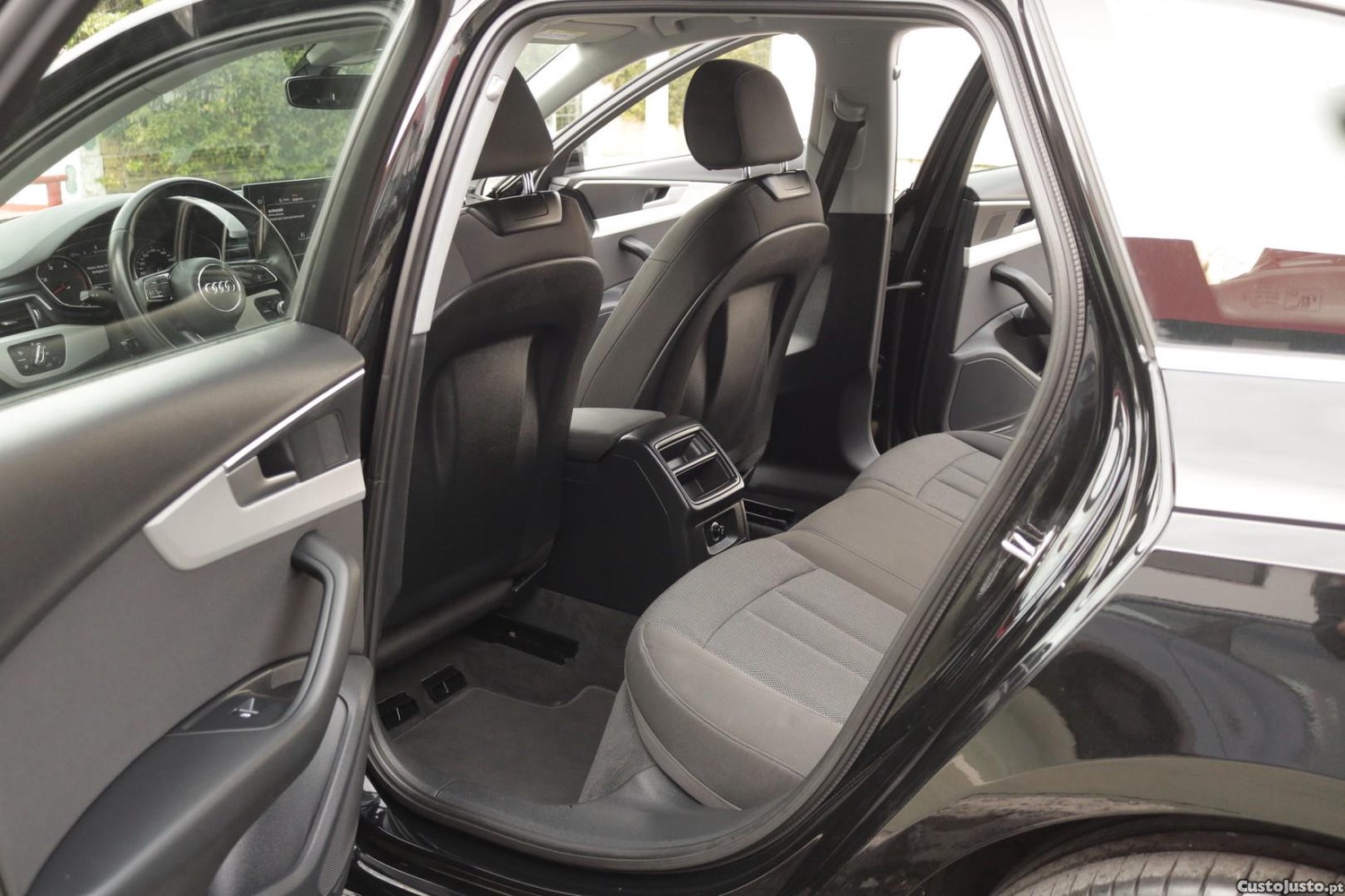 Audi A4 Avant 30 TDI S Tronic 136cv — fotografia 34