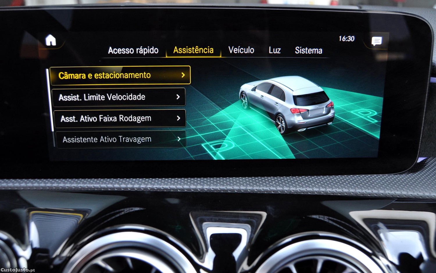 Mercedes-Benz A 180 D AMG AUT — fotografia 4
