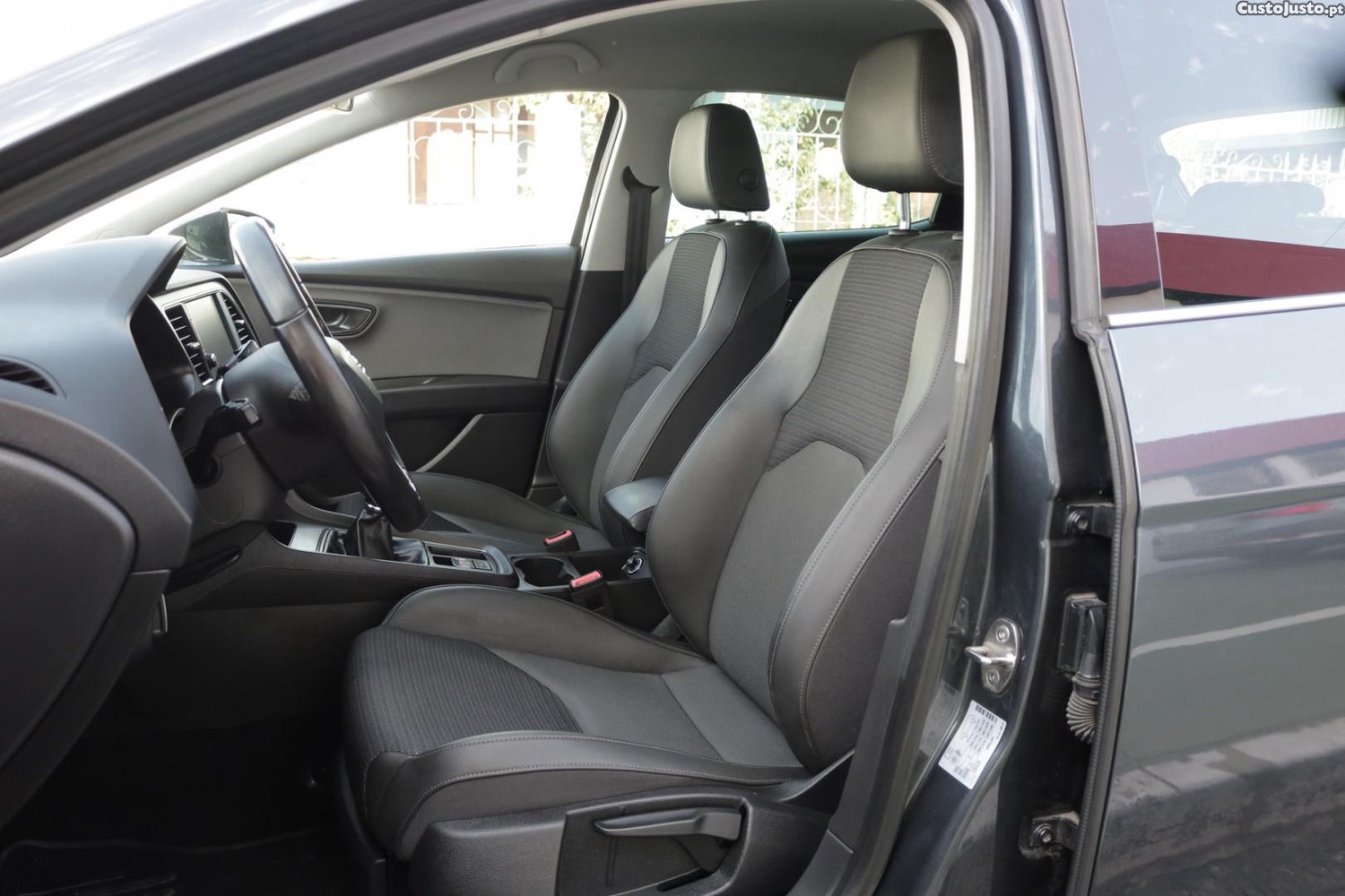 SEAT Leon 1.5 TSI Xcellence 150cv — fotografia 46