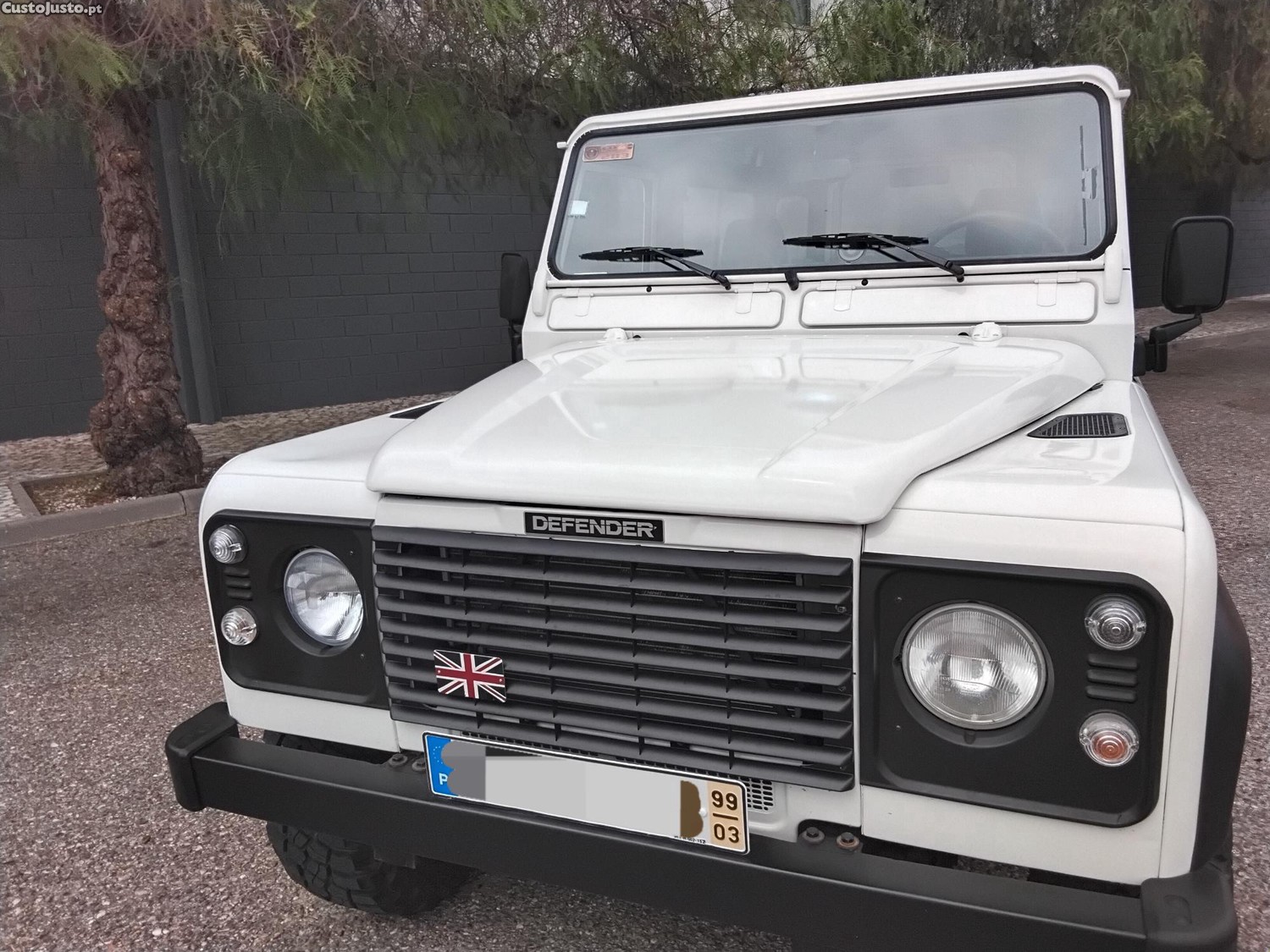 Land Rover Defender 90 SW 4WD TD5 6 LUGARES — fotografia 6