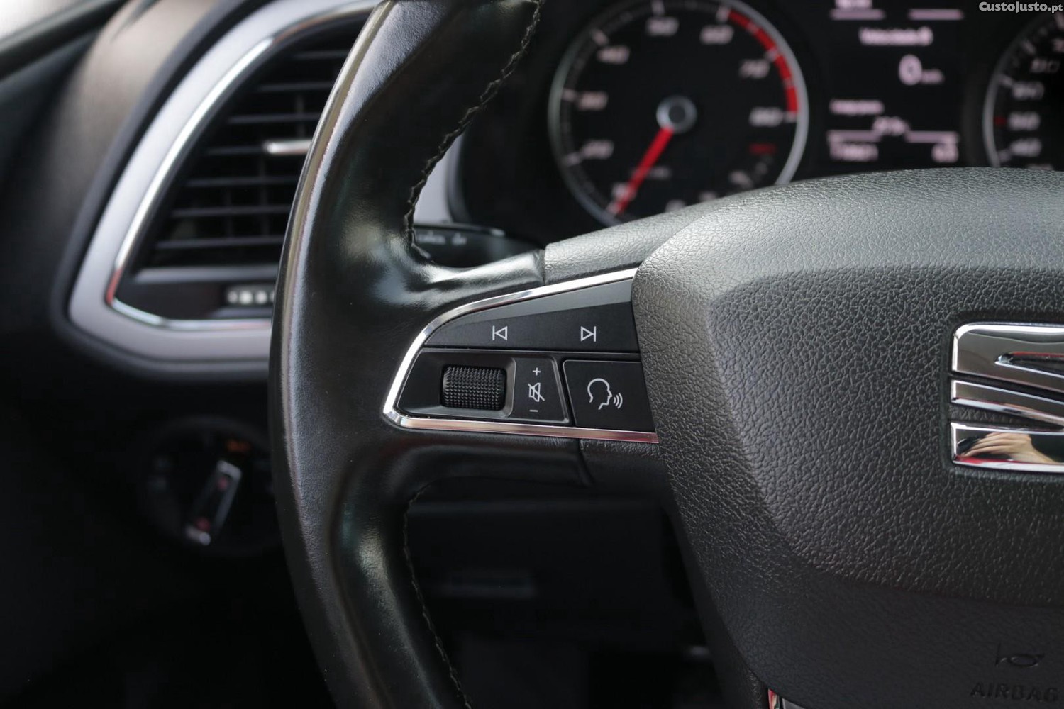 SEAT Leon 1.5 TSI Xcellence 150cv — fotografia 29