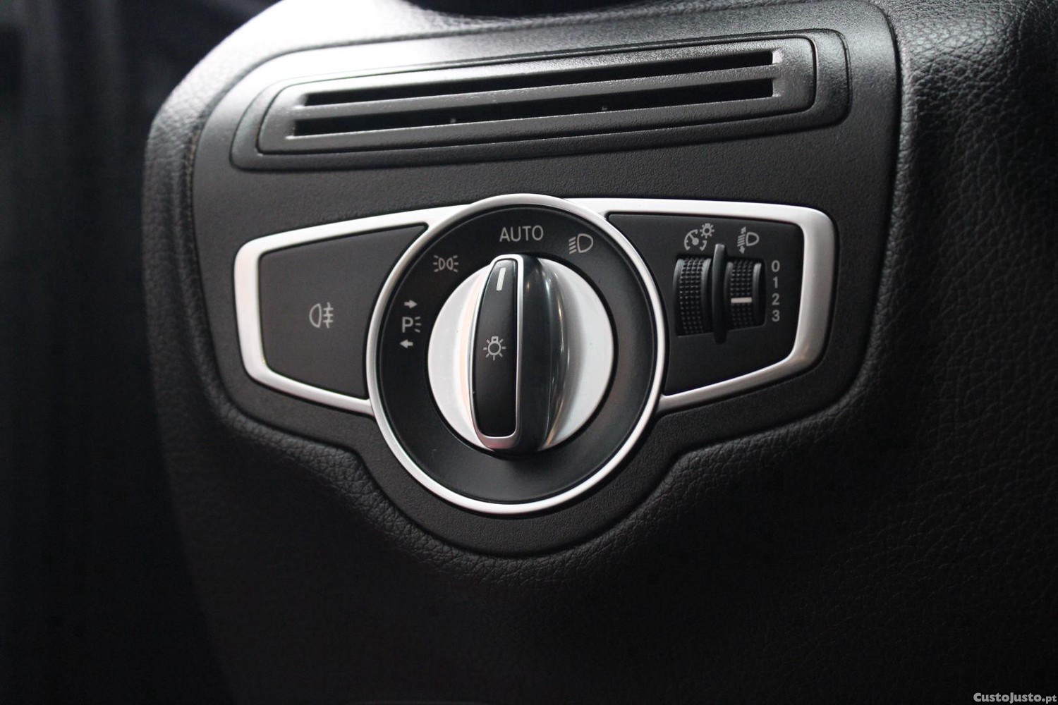 Mercedes-Benz C 200 D (AUTO) — fotografia 14