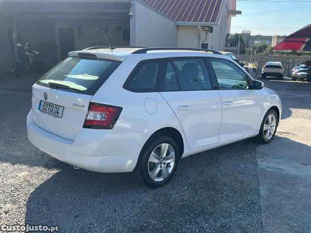 Skoda Fabia 1.0 ACTIVE — fotografia 17