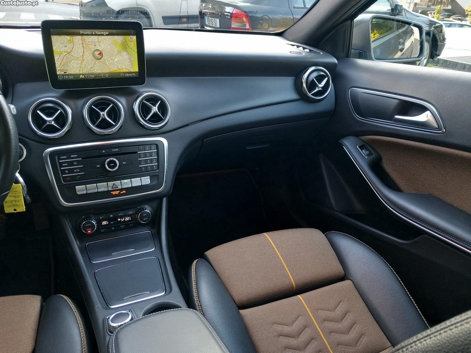 Mercedes-Benz GLA 180 d Style Aut. — fotografia 4