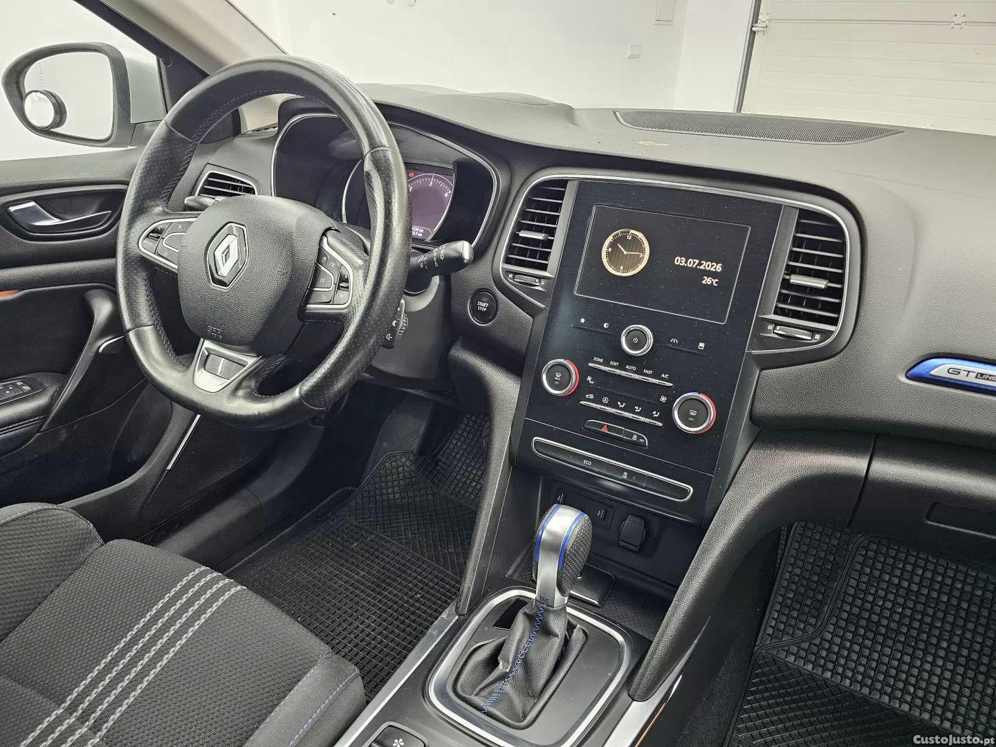 Renault Mégane 1.5 blue dci gt line edc — fotografia 3