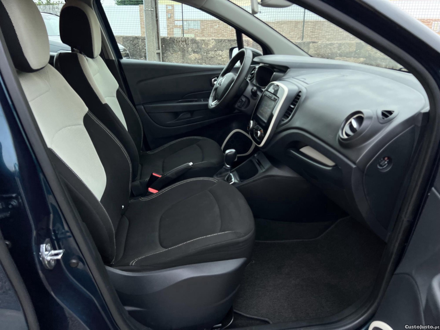 Renault Captur Automático — fotografia 10