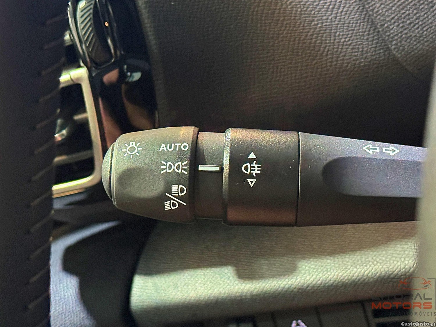 Citroën C4 1.2 Hybrid Plus e-DSC6 — fotografia 3