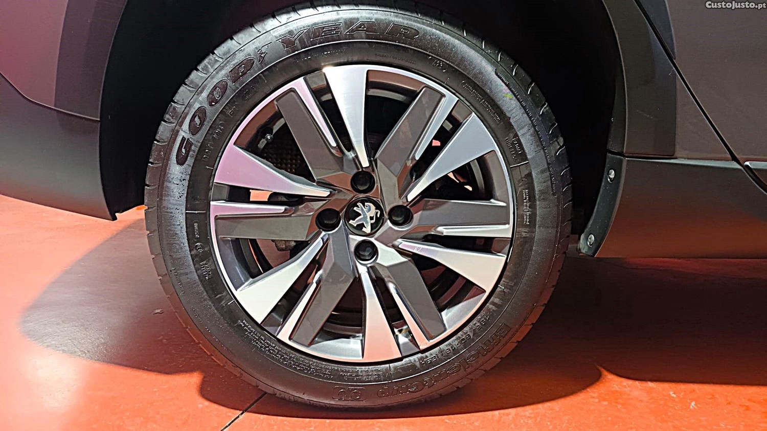 Peugeot 2008 1.2 Puretech Allure 130cv - 16 — photo 4