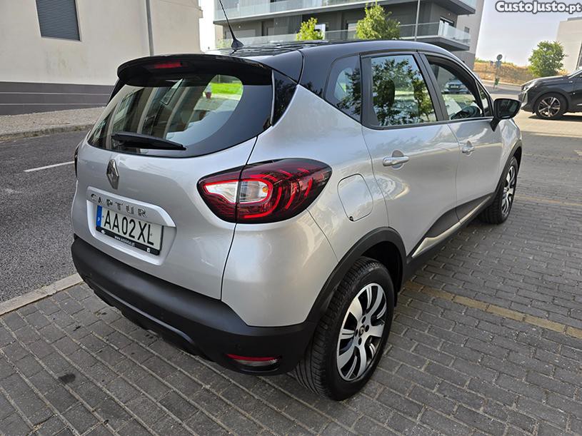 Renault Captur 0.9 TCE Exclusive 99.000kms — fotografia 8