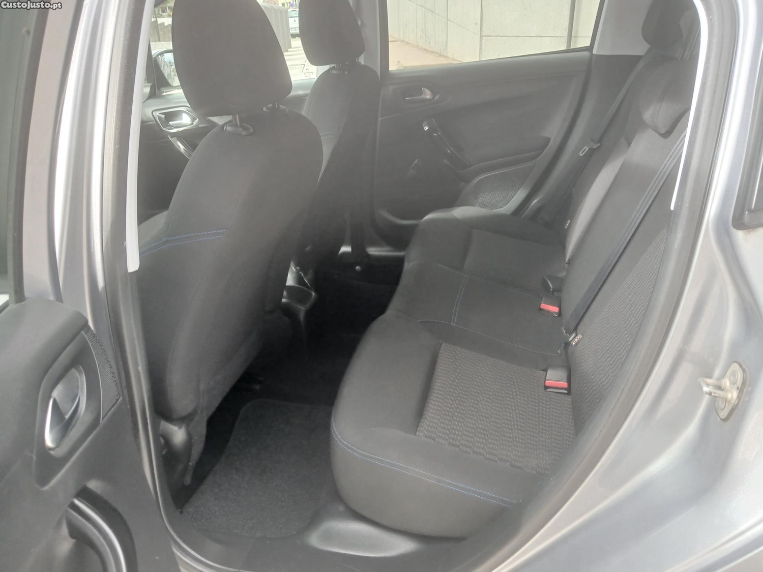 Peugeot 208 1.5 hdi 102cv signature — fotografia 6