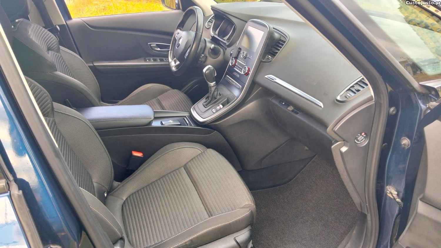Renault Scénic Blue dCi — fotografia 8