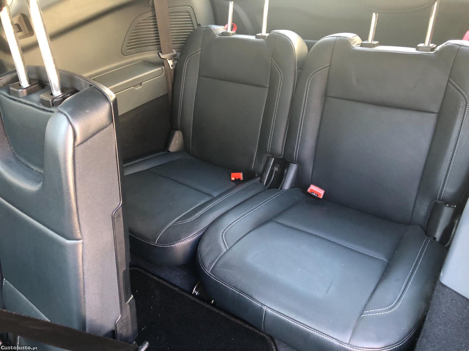 Ford C-Max 1.6 TDCi 7 Lugares — fotografia 2