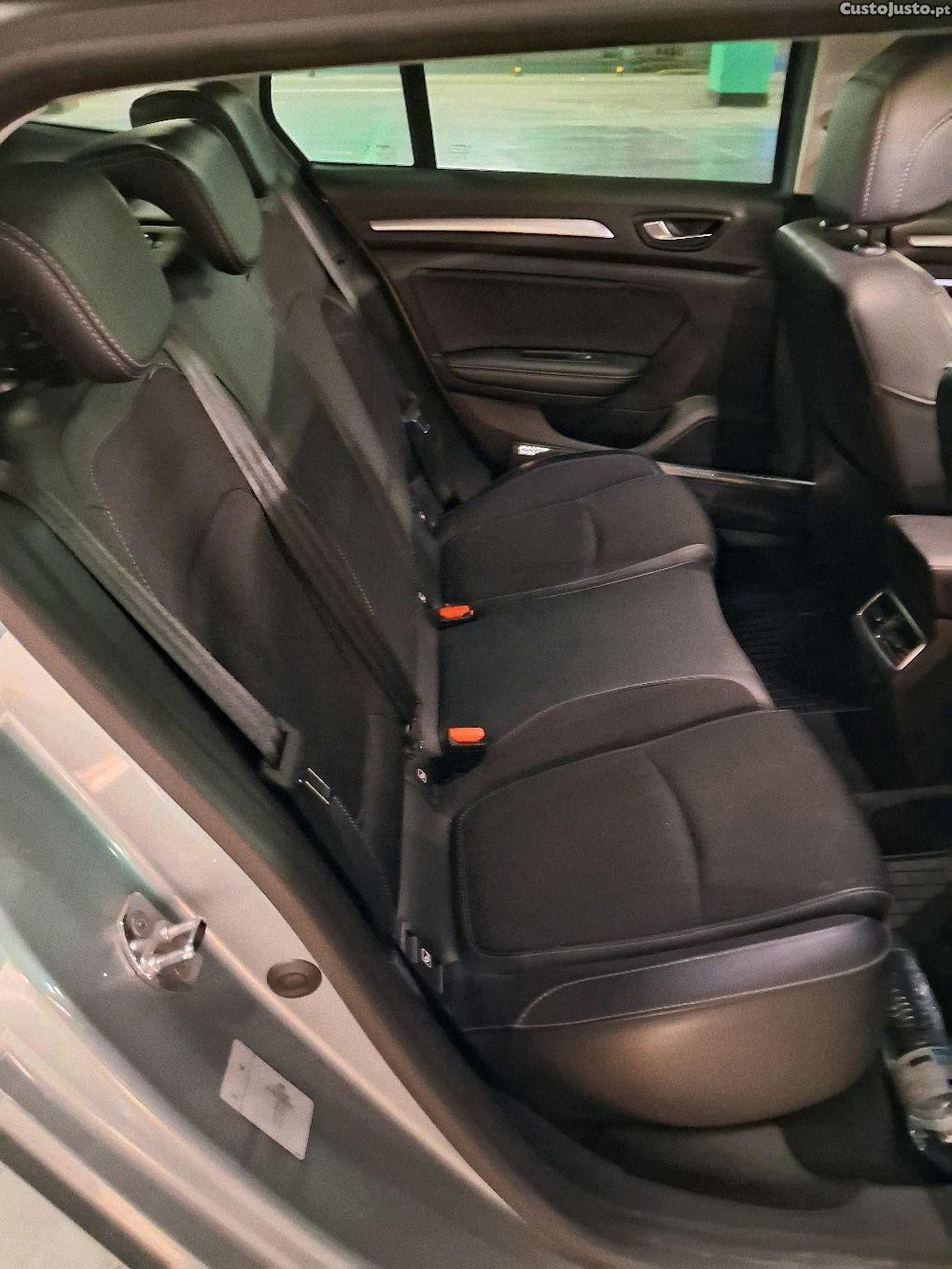 Renault Mégane 1.5 blue dCi Intense — fotografia 4