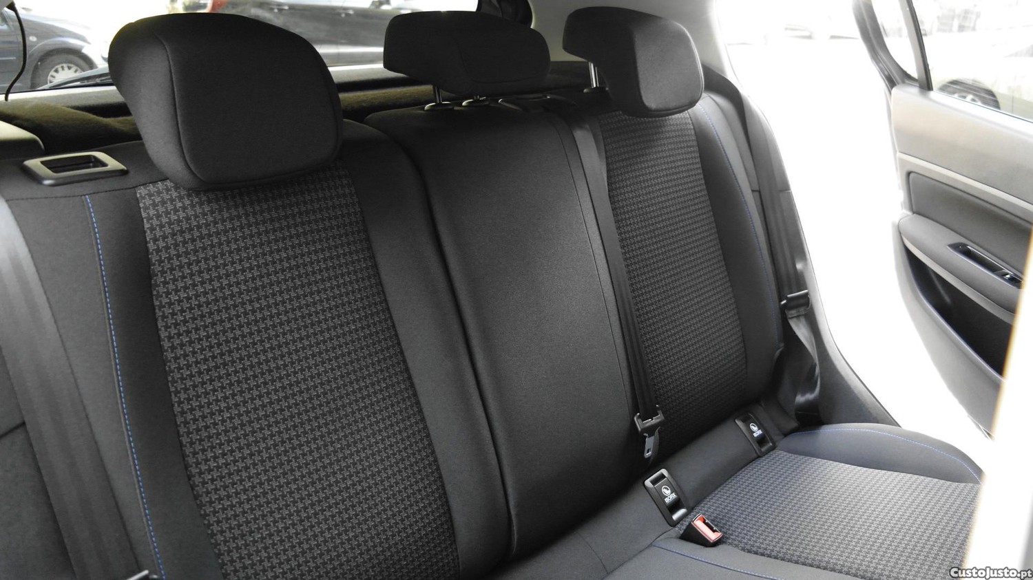 Peugeot 308 1.2 PureTech Style — fotografia 9