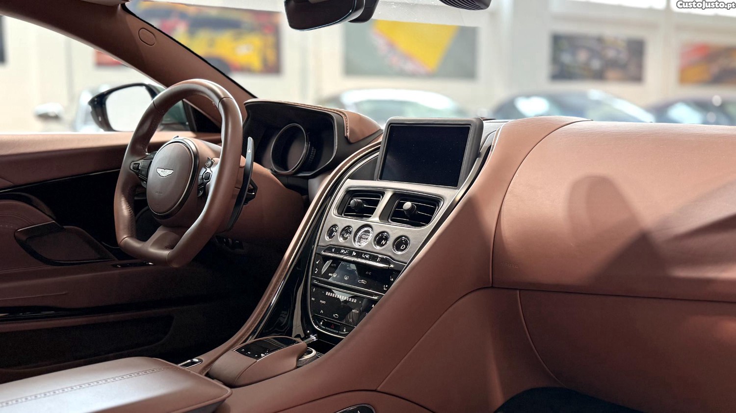 Aston Martin DB 11 Coupé — fotografia 15