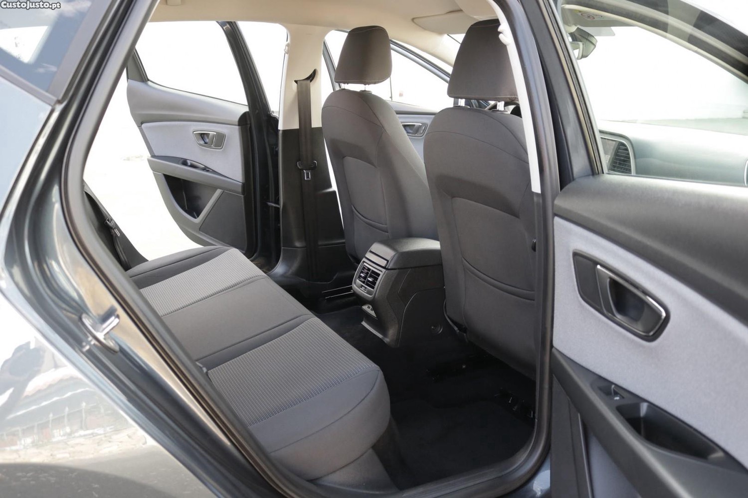 SEAT Leon 1.6 TDI Style 115cv — fotografia 40