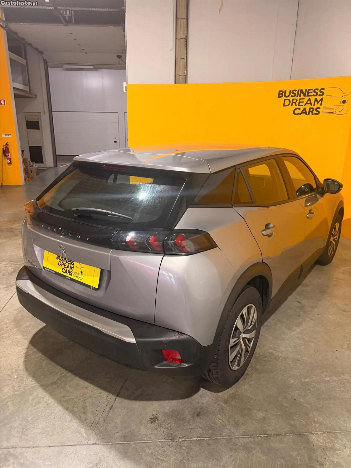 Peugeot e-2008 50 kWh Active Pack — fotografia 12