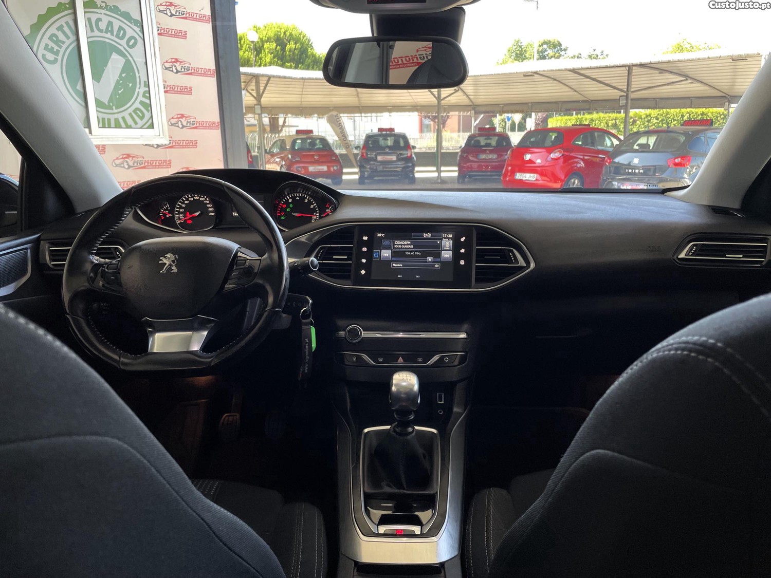 Peugeot 308 1.2 Puretech Allure 130cv — fotografia 8