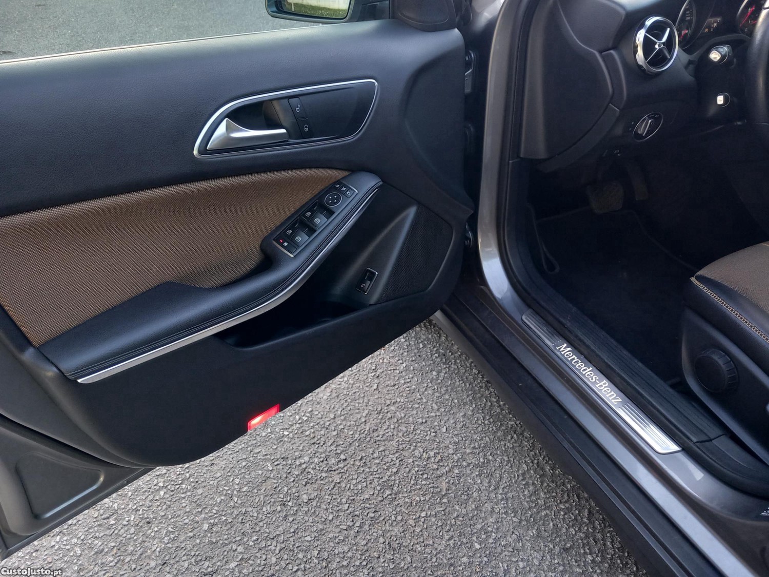 Mercedes-Benz GLA 180 d Style Aut. — fotografia 10